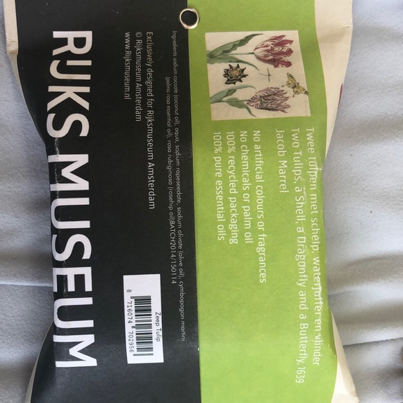 L’ Occitane Shea milk soap bar - Picture 2 of 5